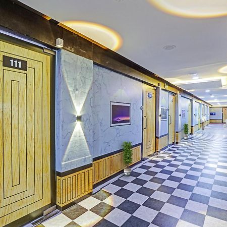 Oyo Flagship 80905 Hotel The World 수라트 외부 사진